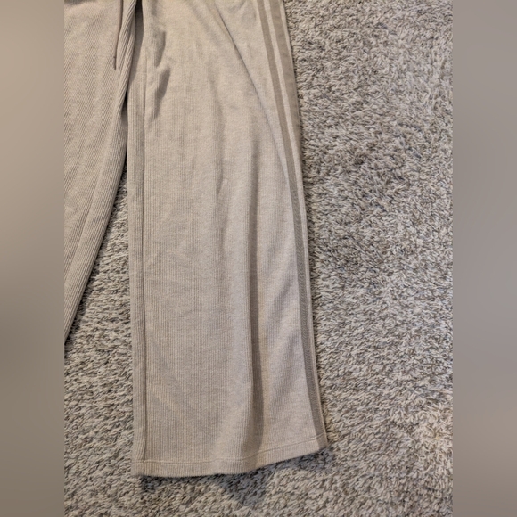 Halara Wide Leg Track Lounge Pants – Size Medium – Taupe/Beige – Soft & Flowy - Picture 3 of 7